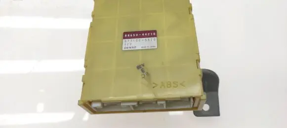 Toyota Avensis Verso Other control units/modules 8865044210