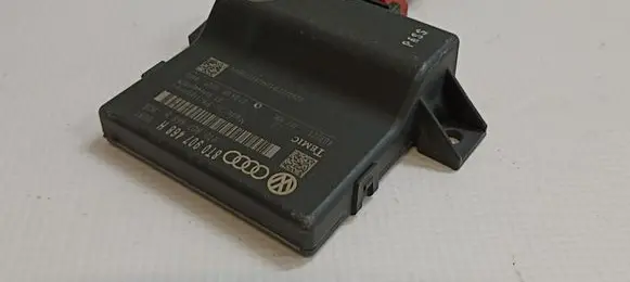 Audi A4 S4 B7 8E 8H Gateway control module 8T0907468H