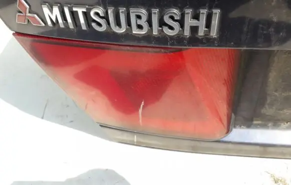 Mitsubishi Carisma Tailgate rear/tail lights