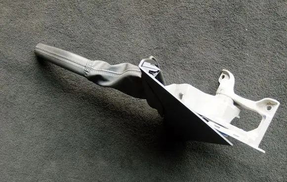 Handbrake/parking brake lever assembly