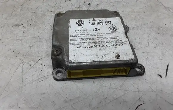 Volkswagen PASSAT B5 Airbag control unit/module 1J0909607