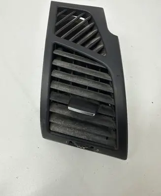BMW 1 E81 E87 Dashboard side air vent grill/cover trim 7059188 P0102044
