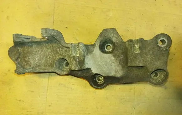 Renault Trafic II (X83) Generator/alternator bracket 8200462166