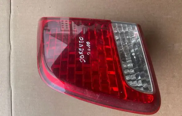 Tailgate rear/tail lights