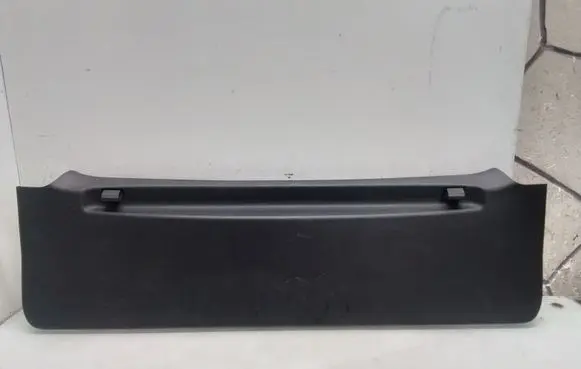 Nissan Note (E11) Tailgate/boot lid cover trim 909009U00A