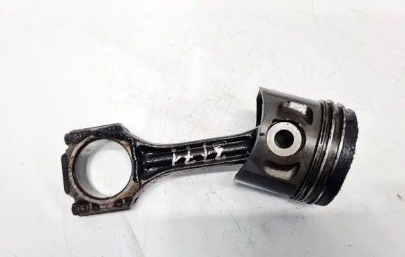 Volkswagen Golf III Piston with connecting rod
