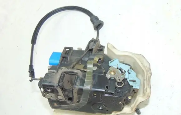 Volkswagen Phaeton Front door lock