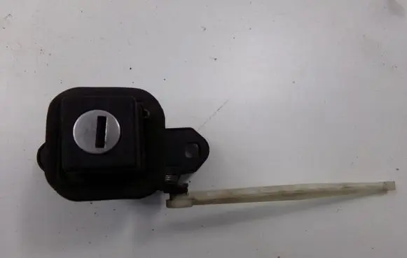 Fiat Uno Front door lock (next to the handle) 