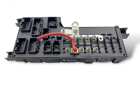 Volvo V70 Fuse box set 518829106 30728008