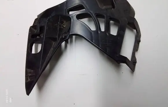BMW 5 G30 G31 G38 Front bumper mounting bracket 7385348