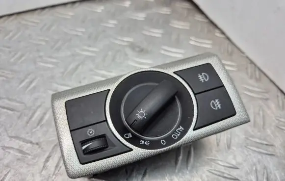 Opel Antara Light switch 20988694