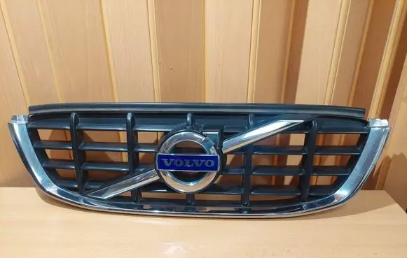 Volvo XC60 Front bumper upper radiator grill 30764558 31290999 31284337
