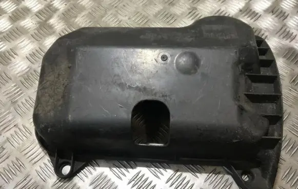 Volkswagen PASSAT B4 Engine splash shield/under tray 028103660 0126771