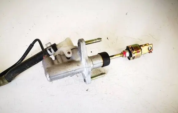 Toyota Corolla Verso E121 Clutch master cylinder 