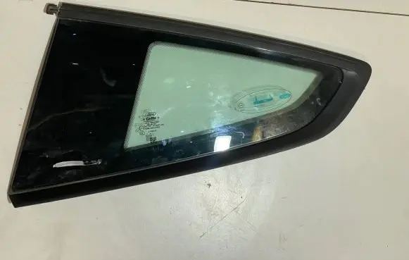 Ford Mustang VI Rear side window FR3B6329701A