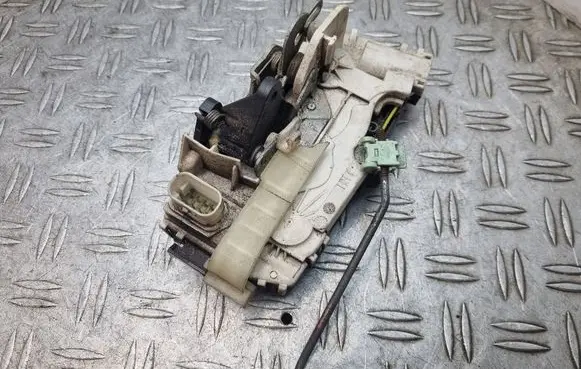 Dodge Caliber Rear door lock 04589418AA