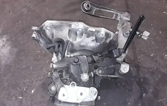 Opel Tigra B Manual 5 speed gearbox 428015606 55355489 30700522