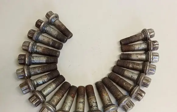Mercedes-Benz ML W164 Nuts/bolts 