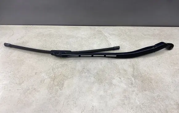 Audi A4 S4 B7 8E 8H Front wiper blade arm 8E1955408C