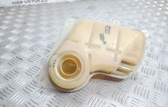 Volkswagen PASSAT B5 Coolant expansion tank/reservoir 8D0121403J