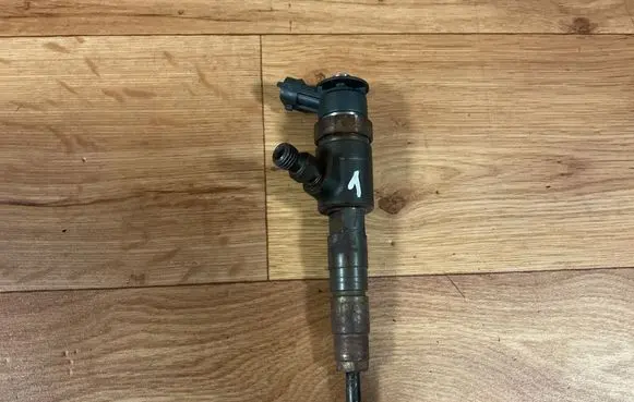 Fuel injector