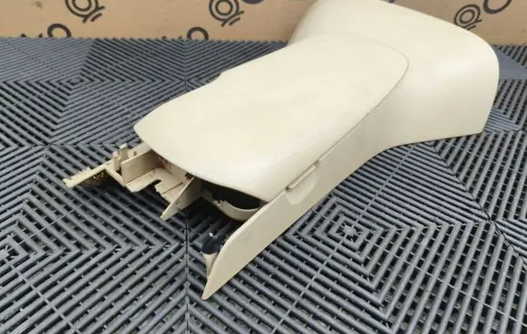 Chevrolet Corvette C6 Armrest 15926446