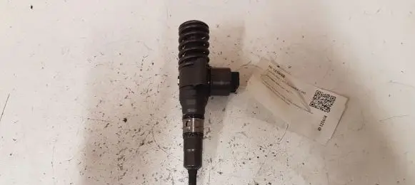 Volkswagen Golf V Fuel injector 03G130073G