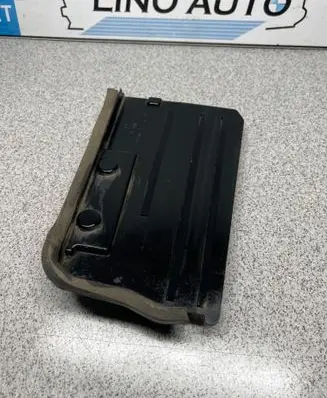 BMW 3 E36 Fuse box cover 1730565