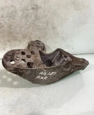 Audi A4 S4 B5 8D Engine mounting bracket 8d019935