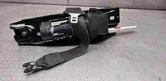 Volvo V70 Front seatbelt G6041213L