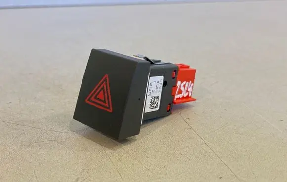 Skoda Yeti (5L) Hazard light switch 5L0953235