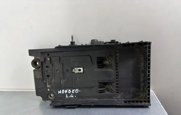 Ford Mondeo MK V Battery tray DG9310723A