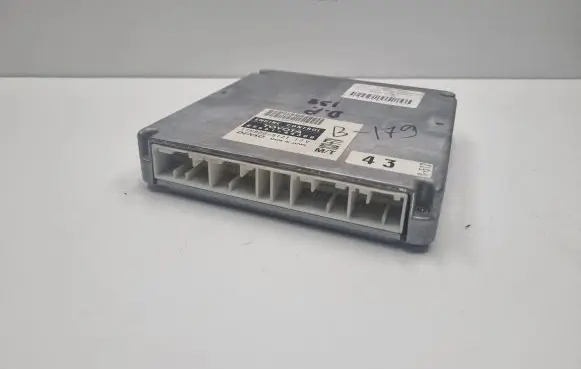 Toyota Avensis Verso Engine control unit/module 8966144300 1758005121