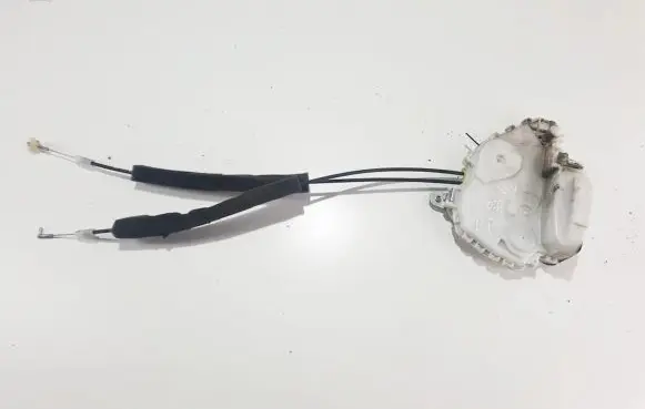 Honda CR-V Front door lock