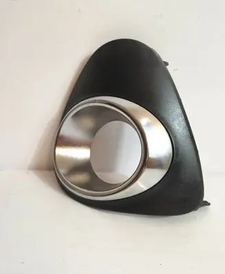 Toyota Avensis T270 Front fog light trim/grill 5204005010autoas1 5204005010