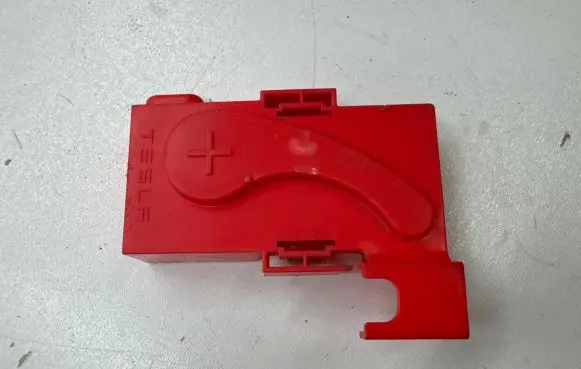 Tesla Model X Fuse box cover 104895500C