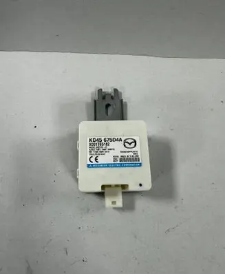 Mazda CX-3 Antenna control unit KD45-675D4A