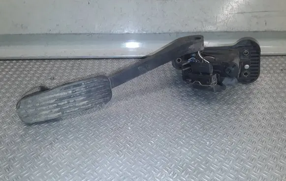 Volvo S60 Accelerator throttle pedal 6PV00853701 30636004