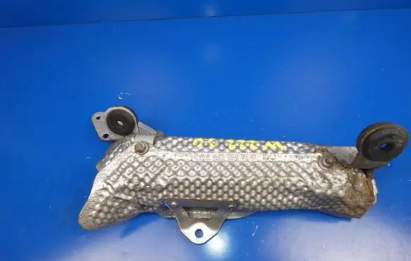 Mercedes-Benz S W222 Heat shield in engine bay A6420903141