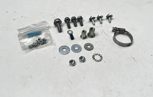 Opel Vivaro Rear glass lock/latch Q696 2290000900960A