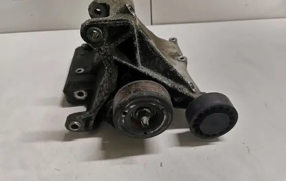 Mercedes-Benz C W203 Alternator belt tensioner A1110960645