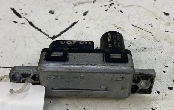 Volvo V40 Glow plug pre-heat relay 31431776 0281003145