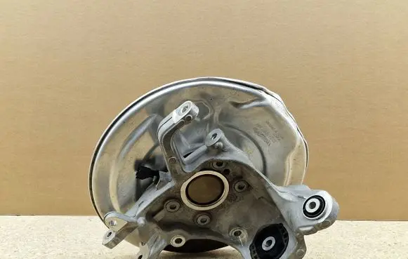 Volvo S90, V90 Stub axle 