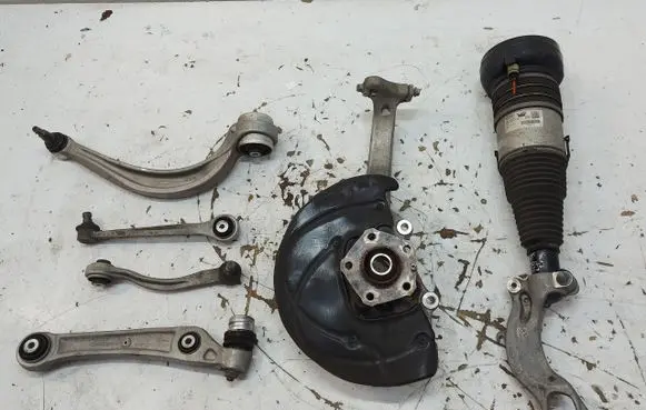 Audi Q7 4M Front shock absorber/damper
