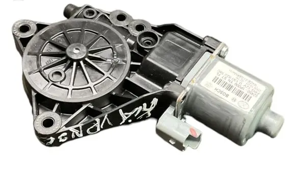 KIA Venga Front door window regulator motor 824501P000