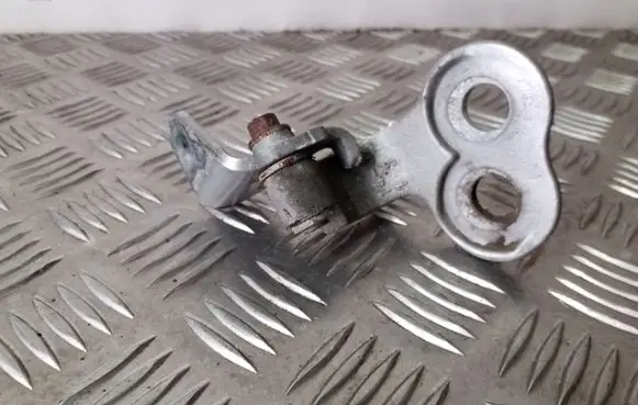 Ford Focus Front door lower hinge 