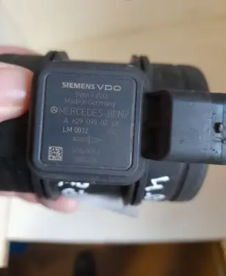 Mercedes-Benz GL X164 Mass air flow meter A6290900248