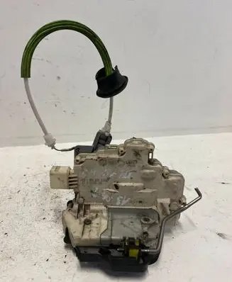 Audi A3 S3 8P Rear door lock 4F0839015
