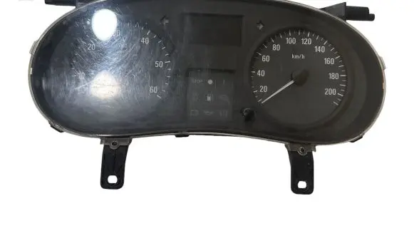 Opel Vivaro Speedometer (instrument cluster) P8200390135 S8229379Z 216788839
