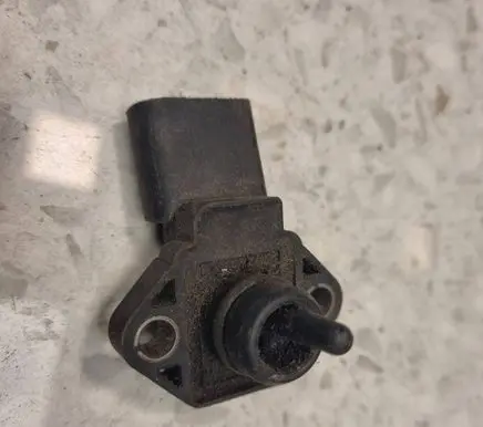 Volkswagen PASSAT B5 Air pressure sensor 0281002177 038908051